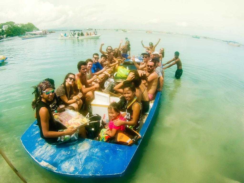 Jeepney Hostel And Kite Resort Balabag  外观 照片