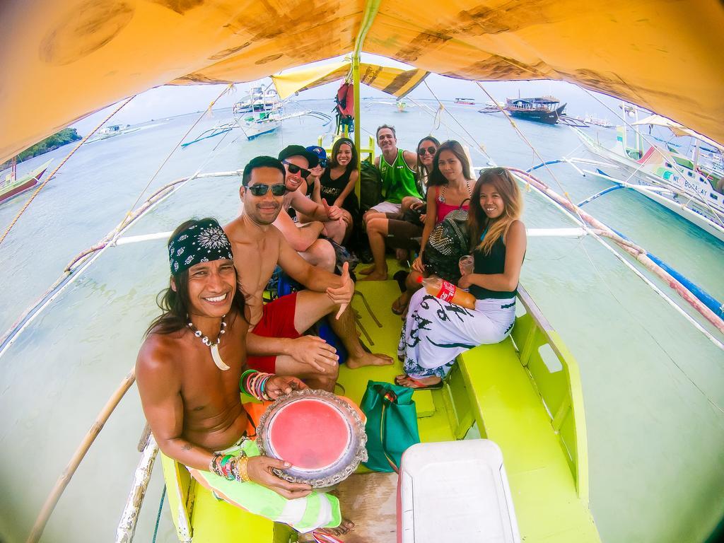 Jeepney Hostel And Kite Resort Balabag  外观 照片