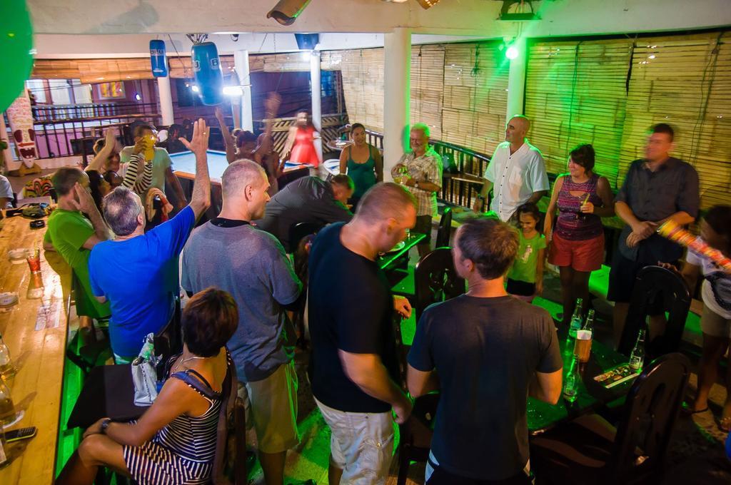 Jeepney Hostel And Kite Resort Balabag  外观 照片