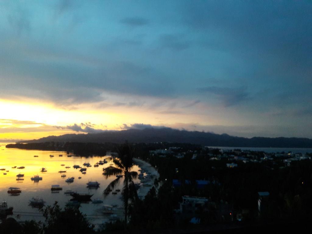 Jeepney Hostel And Kite Resort Balabag  外观 照片